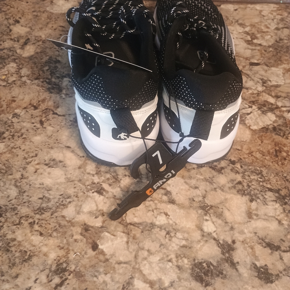 And one size 7 tennis shoes. Men's size 7 $10 brand new with tags - Picture 4 of 4